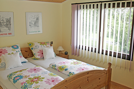 Blick in das Schlafzimmer des roten Haus am See